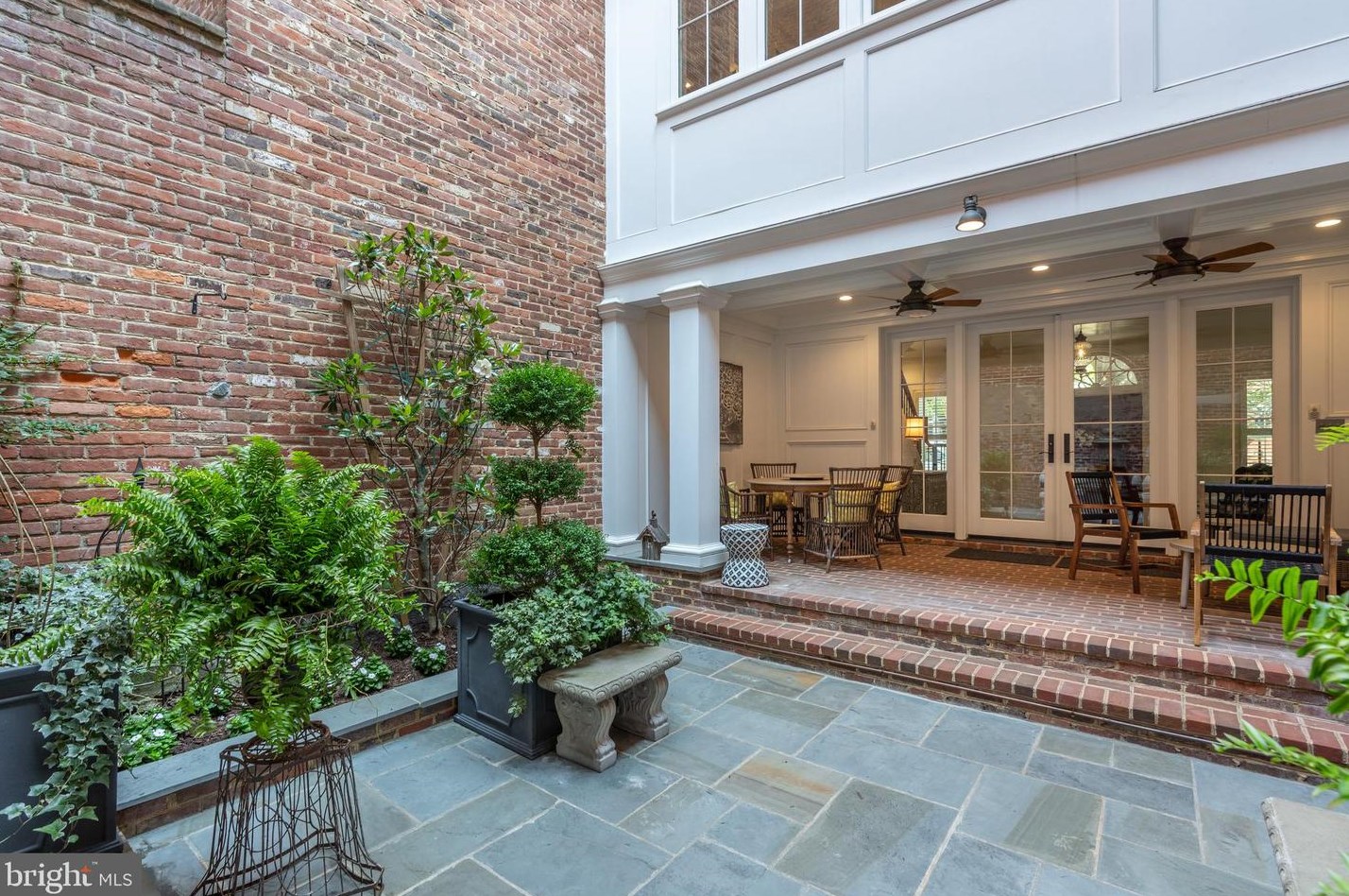 102 Prince St, Alexandria VA  22314-3312 exterior