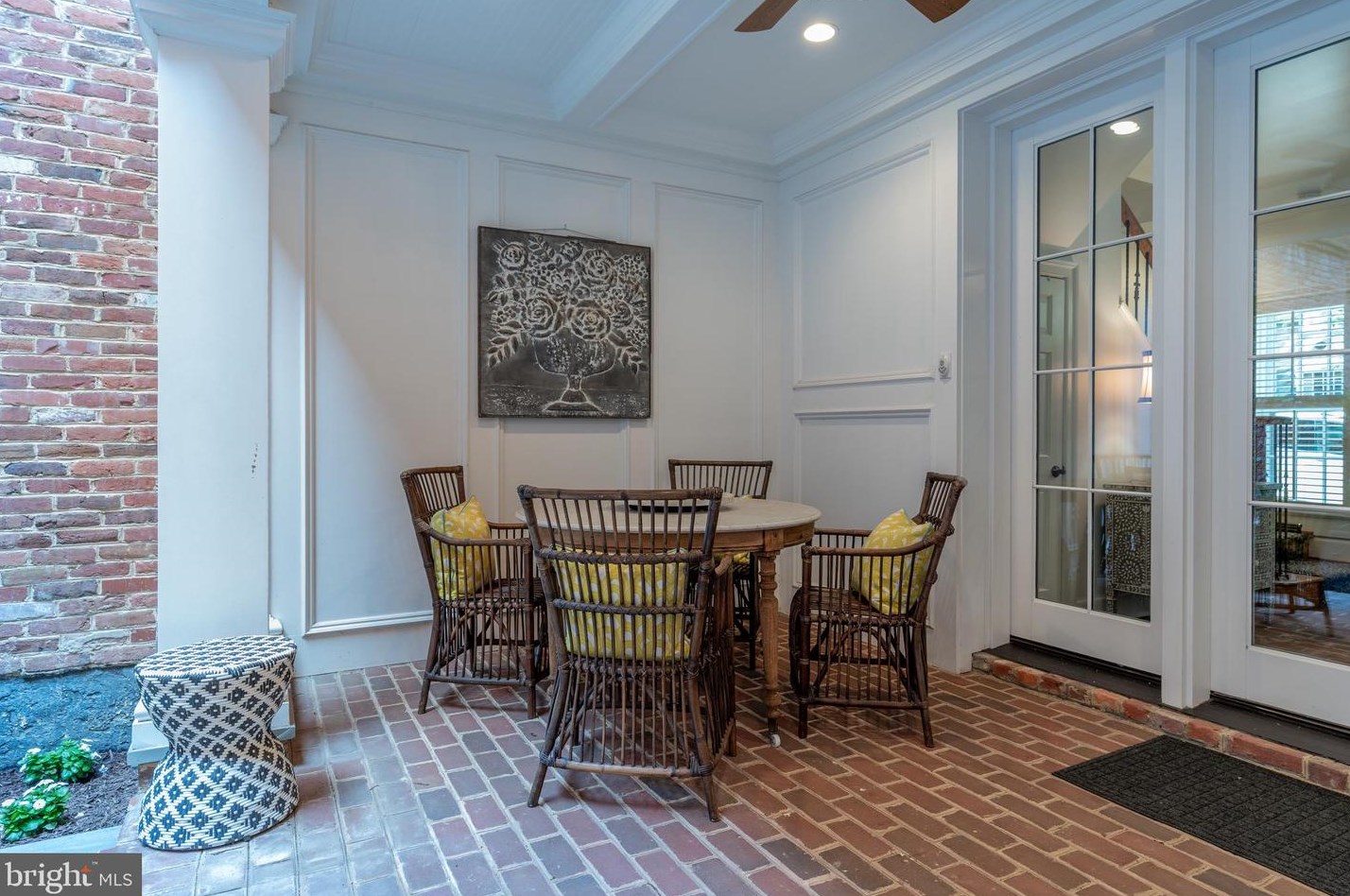 102 Prince St, Alexandria VA  22314-3312 exterior