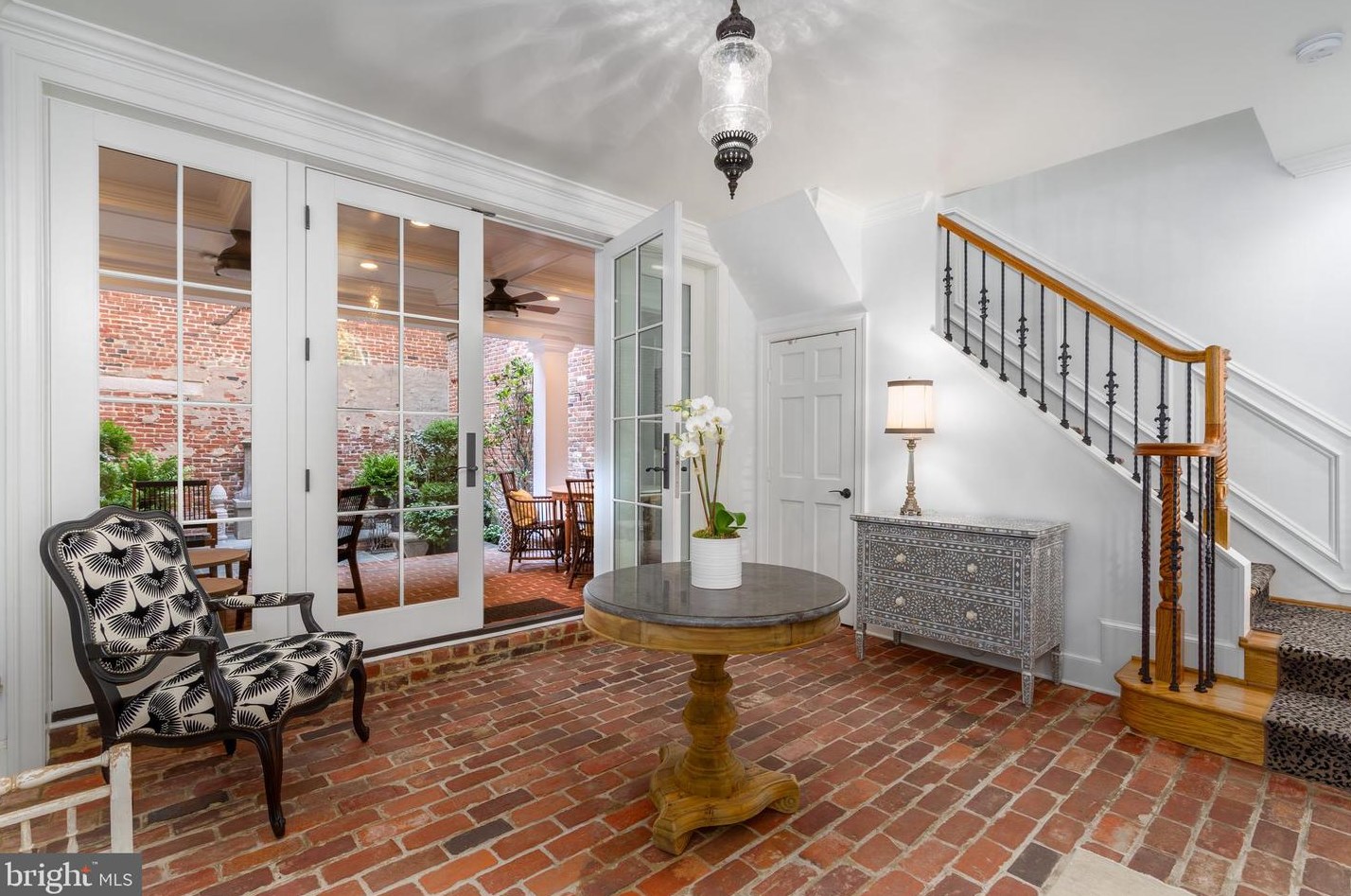 102 Prince St, Alexandria VA  22314-3312 exterior