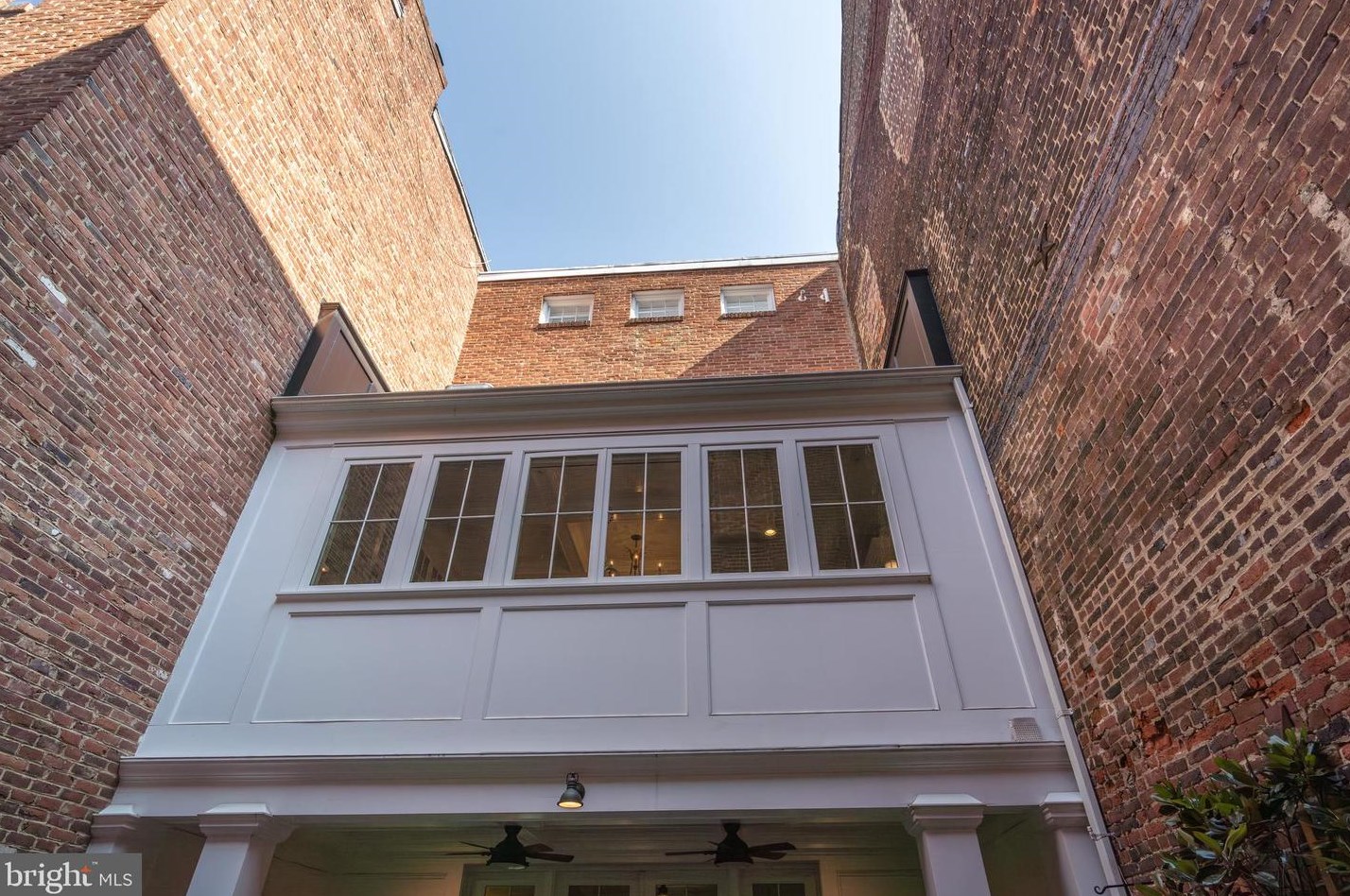 102 Prince St, Alexandria VA  22314-3312 exterior