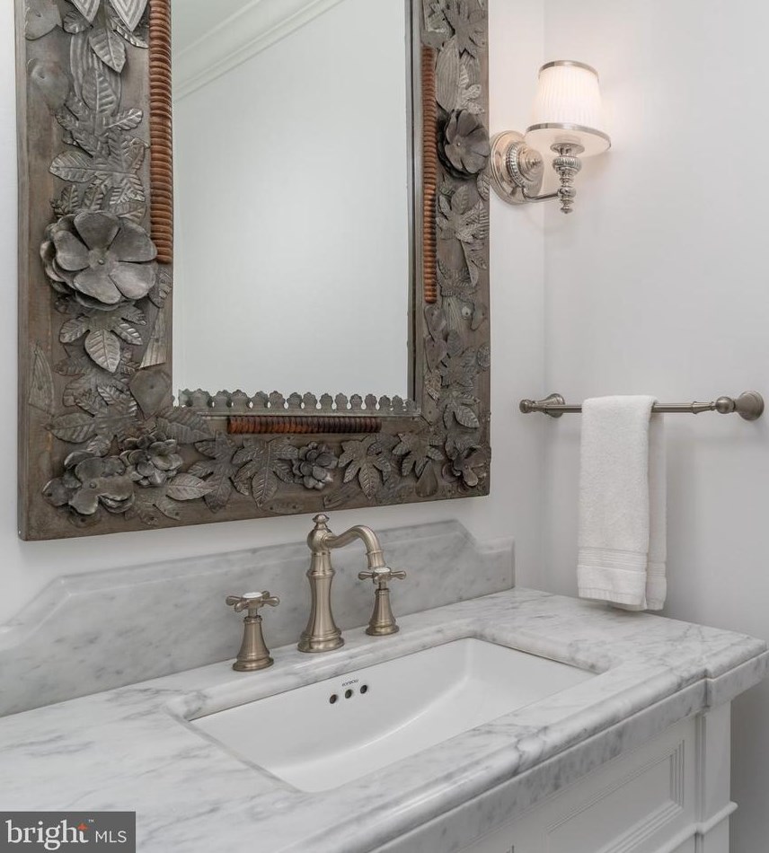 102 Prince St, Alexandria VA  22314-3312 exterior