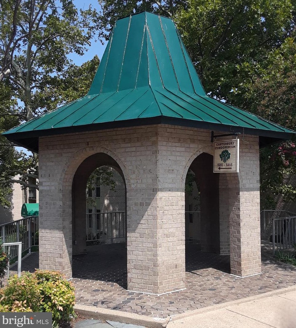 5203 Duke St, Alexandria VA  22304-2929 exterior