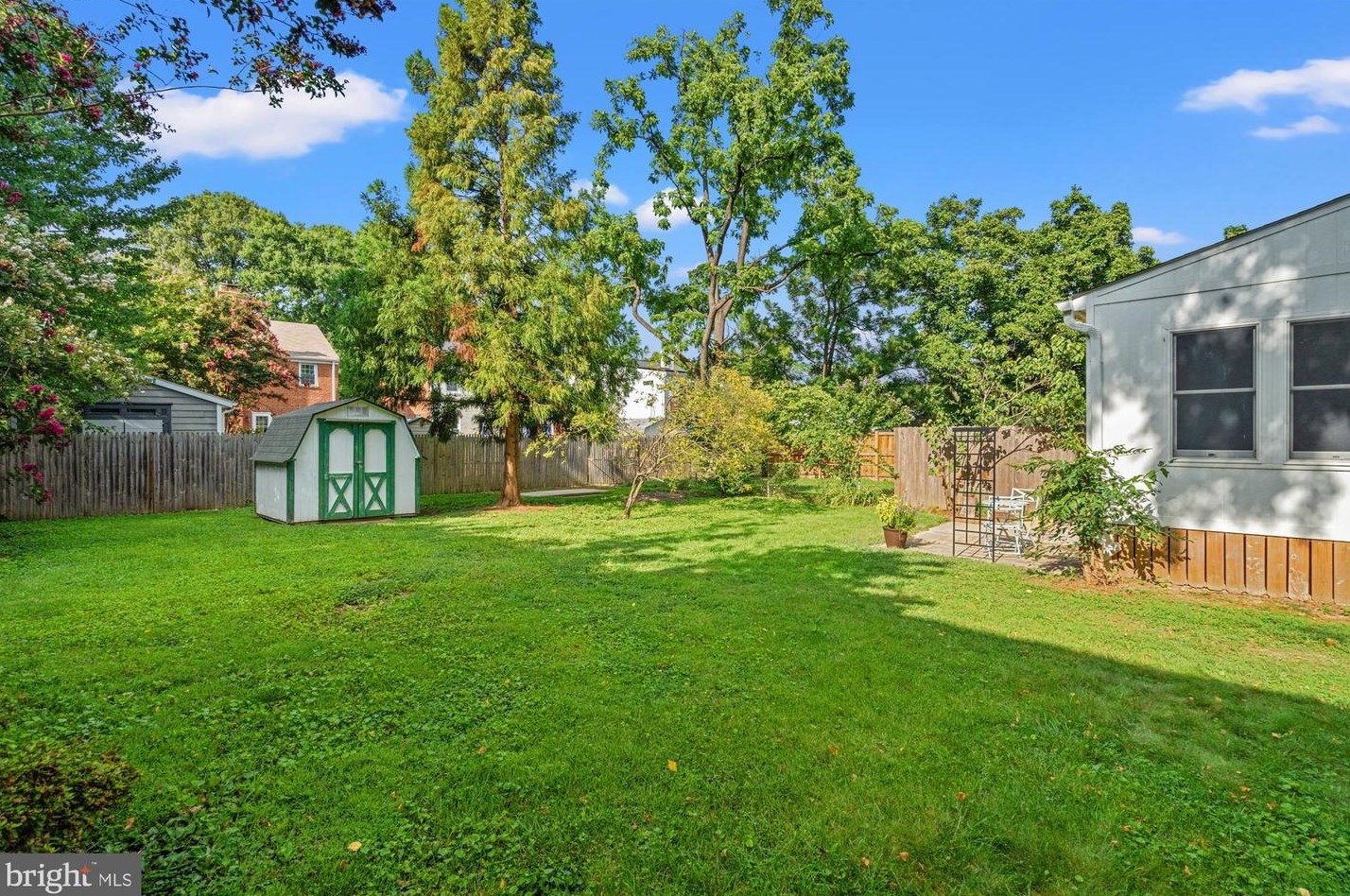 410 Custis Ave, Alexandria VA 22301-1204 exterior