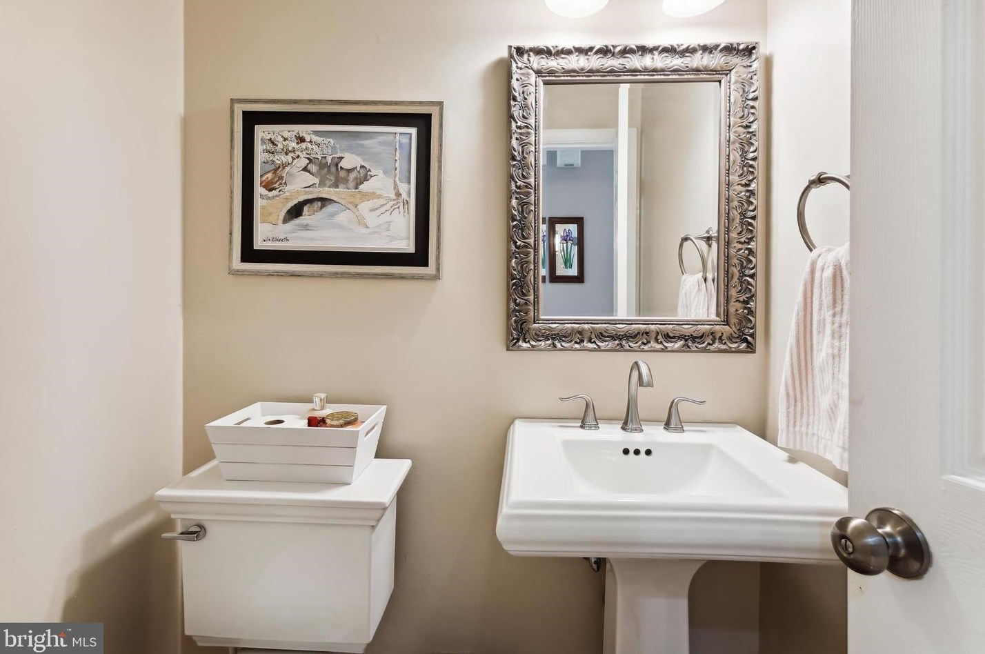 5003 Donovan Dr, Alexandria VA  22304-8620 exterior