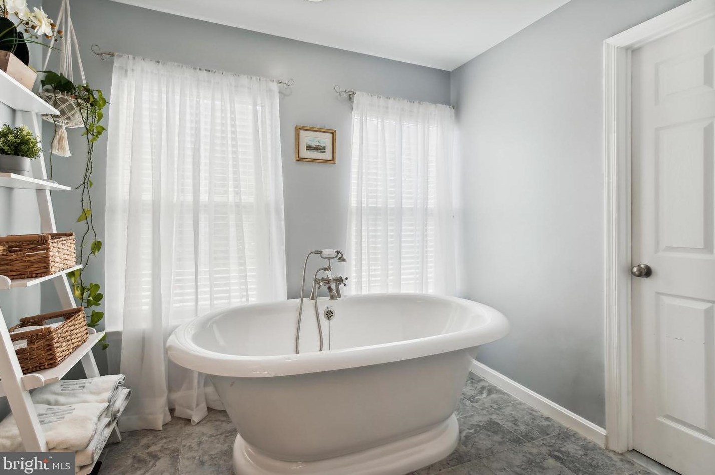 5003 Donovan Dr, Alexandria VA  22304-8620 exterior