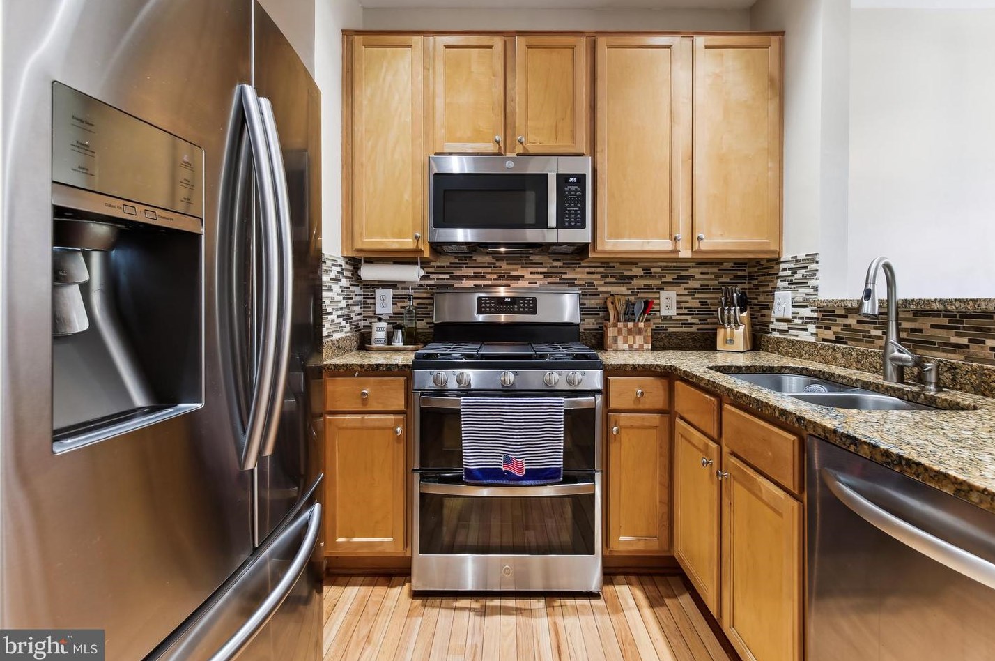 5003 Donovan Dr, Alexandria VA  22304-8620 exterior