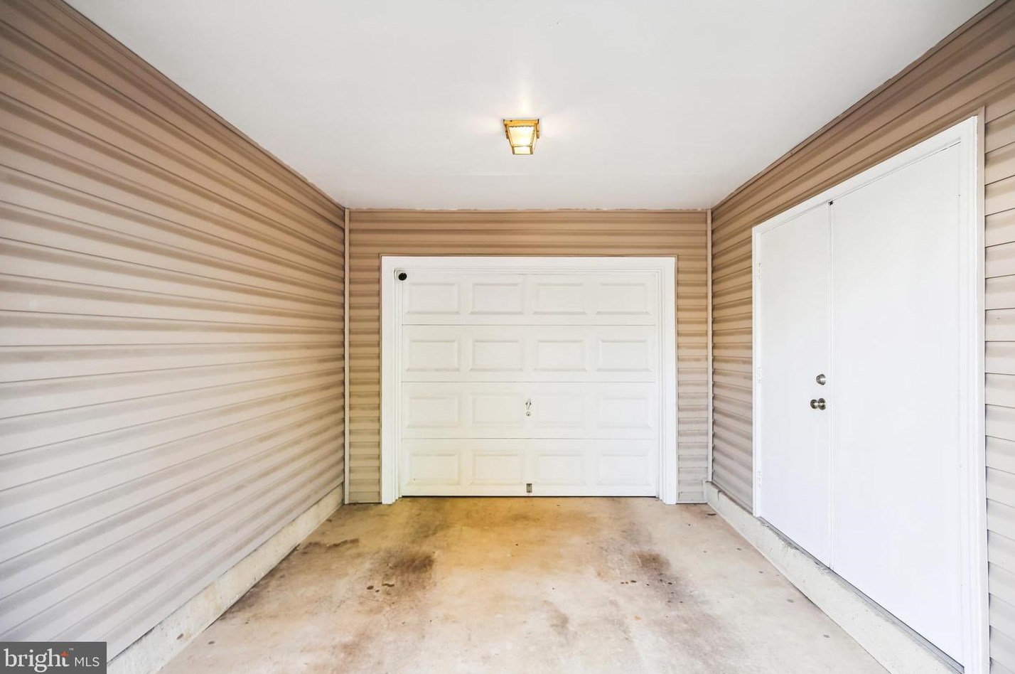 5003 Donovan Dr, Alexandria VA  22304-8620 exterior