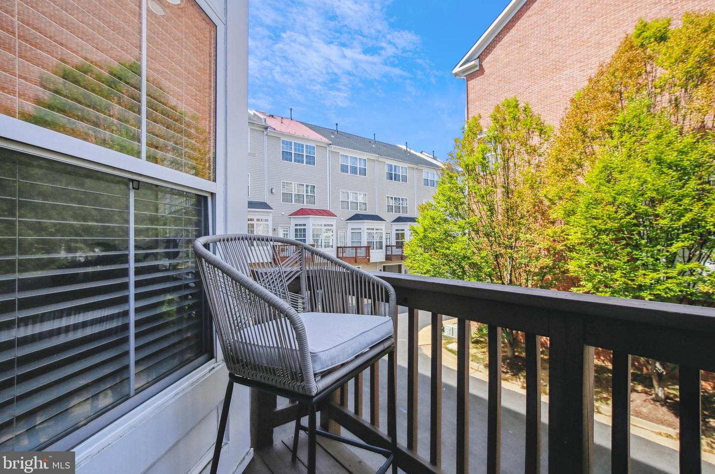 5003 Donovan Dr, Alexandria VA  22304-8620 exterior