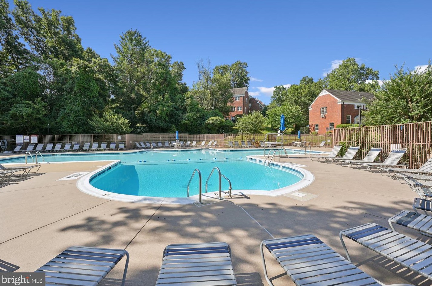 1204 Martha Custis Dr, Alexandria VA 22302-2016 exterior