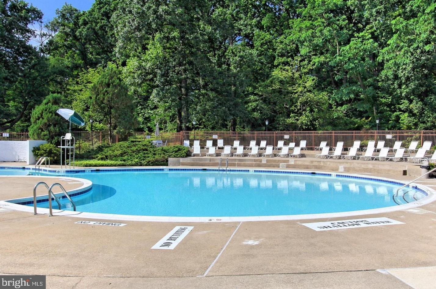 1204 Martha Custis Dr, Alexandria VA 22302-2016 exterior