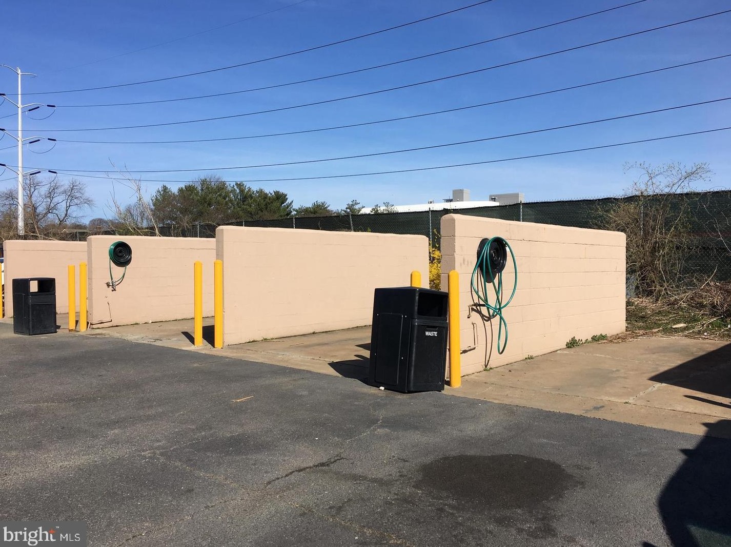 1204 Martha Custis Dr, Alexandria VA 22302-2016 exterior