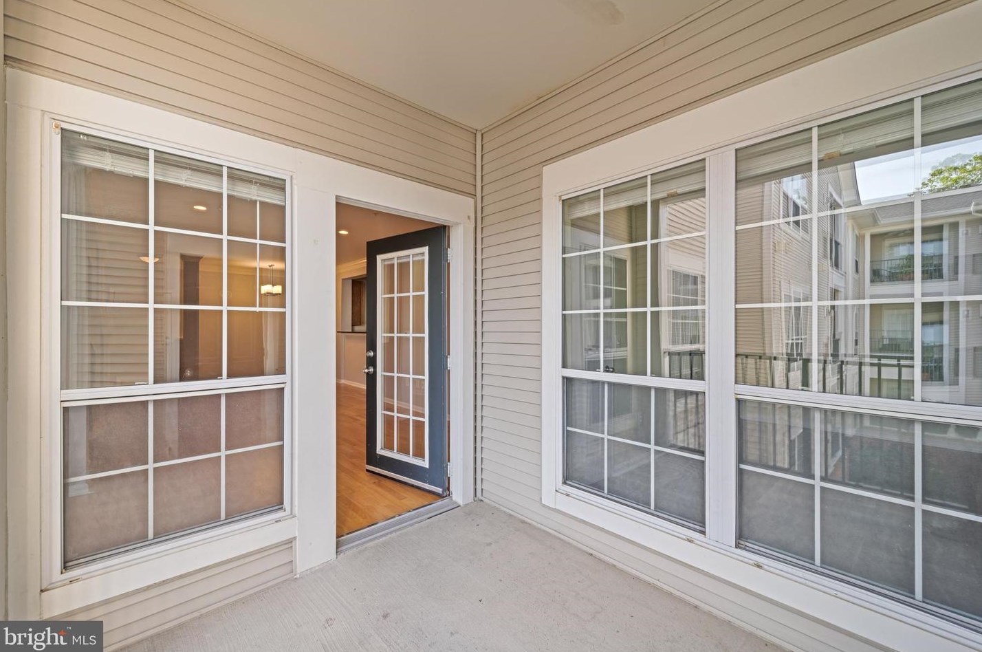 4860 Eisenhower Ave, Alexandria VA 22304-4884 exterior