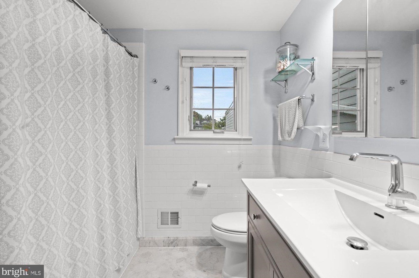 511 Patrick St, Alexandria VA 22314-2242 exterior