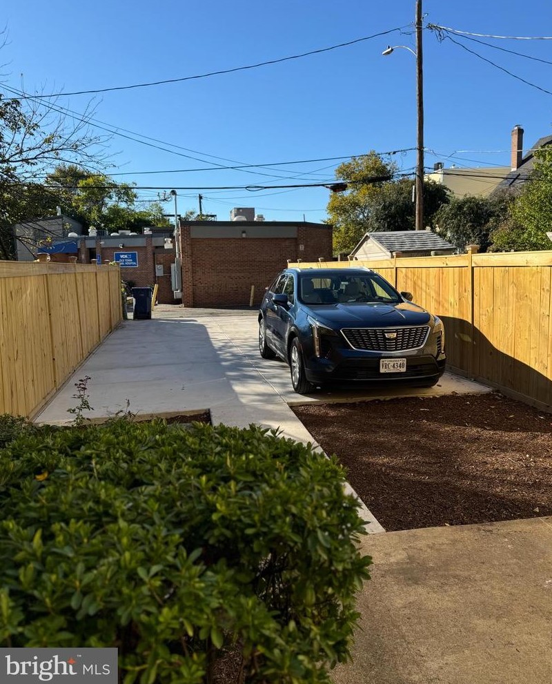 424 Patrick St, Alexandria VA 22314-2241 exterior