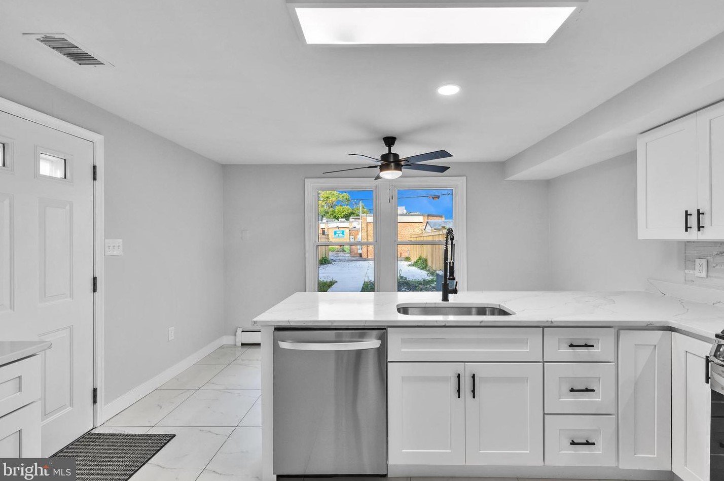 424 Patrick St, Alexandria VA 22314-2241 exterior