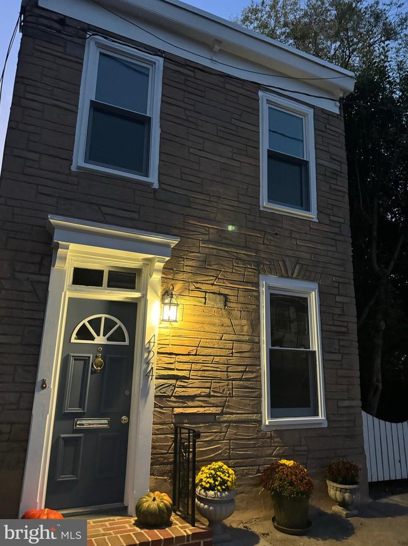 424 Patrick St, Alexandria VA 22314-2241 exterior