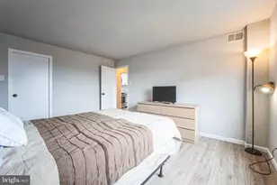 5340 Holmes Run Pkwy, Alexandria, VA 22304 - Photo 17