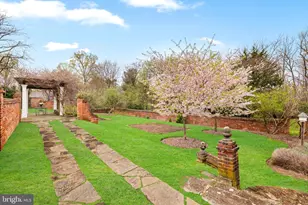 318 N Quaker Ln, Alexandria, VA 22304 - Photo 43