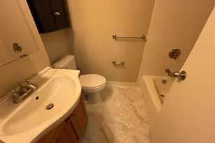 5340 Holmes Run Pkwy, Alexandria, VA 22304 - Photo 13