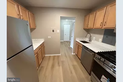 5340 Holmes Run Parkway #217, Alexandria, VA 22304 - Photo 9