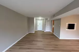 5340 Holmes Run Pkwy, Alexandria, VA 22304 - Photo 5