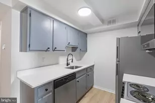 207 S Patrick St, Alexandria, VA 22314 - Photo 9