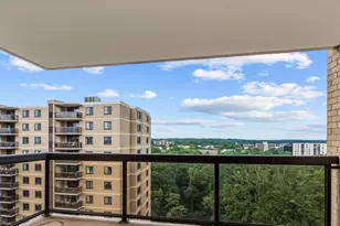 203 Yoakum Pkwy, Alexandria, VA 22304 - Photo 13