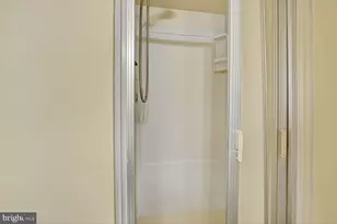 309 Yoakum Pkwy, Alexandria, VA 22304 - Photo 21