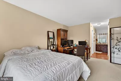 309 Yoakum Parkway #914, Alexandria, VA 22304 - Photo 3