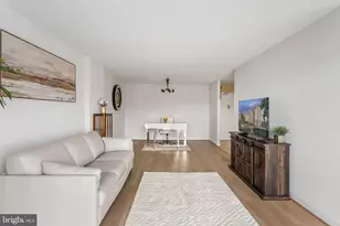 5300 Holmes Run Pkwy, Alexandria, VA 22304 - Photo 15