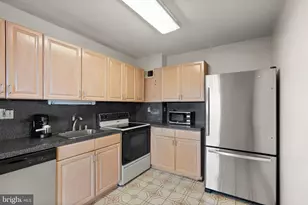 1225 Martha Custis Dr, Alexandria, VA 22302 - Photo 19