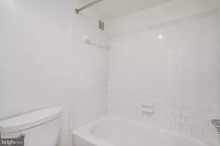 1225 Martha Custis Dr, Alexandria, VA 22302 - Photo 15