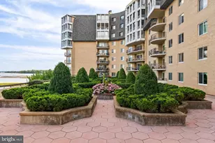 1250 S Washington Street S, Alexandria, VA 22314 - Photo 37