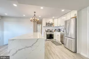 5340 Holmes Run Pkwy, Alexandria, VA 22304 - Photo 9