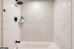 5340 Holmes Run Pkwy, Alexandria, VA 22304 - Photo 15