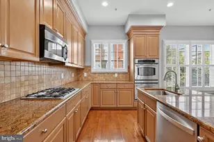 1808 Potomac Greens Dr, Alexandria, VA 22314 - Photo 13