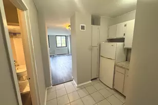 801 N Pitt St, Alexandria, VA 22314 - Photo 3