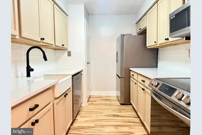 5300 Holmes Run Parkway #1012, Alexandria, VA 22304 - Photo 5