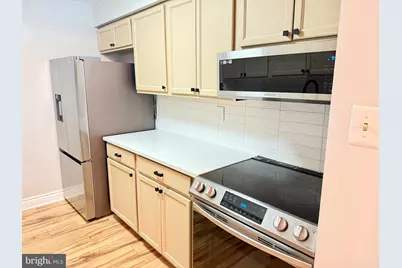 5300 Holmes Run Parkway #1012, Alexandria, VA 22304 - Photo 7