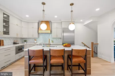 107 N West, Alexandria, VA 22314 - Photo 11