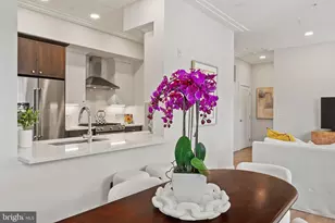 625 Slaters Ln, Alexandria, VA 22314 - Photo 11