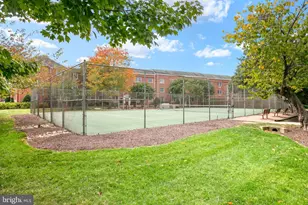 1700 W Abingdon Dr, Alexandria, VA 22314 - Photo 25