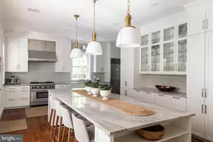 1306 Bishop Ln, Alexandria, VA 22302 - Photo 11