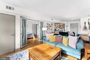 5340 Holmes Run Pkwy, Alexandria, VA 22304 - Photo 11