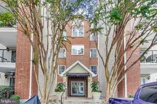3315 Wyndham Cir, Alexandria, VA 22302 - Photo 15