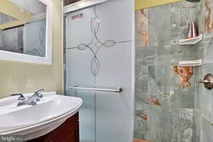 3210 S 28th St, Alexandria, VA 22302 - Photo 11