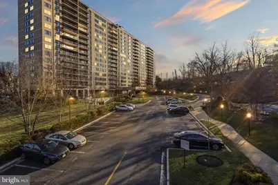 5500 Holmes Run Parkway #918, Alexandria, VA 22304 - Photo 1