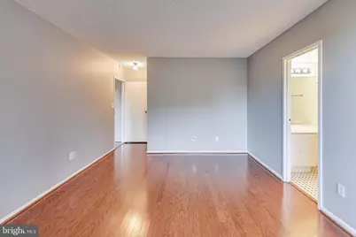 5500 Holmes Run Parkway #220, Alexandria, VA 22304 - Photo 9