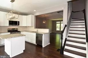 990 Harrison Cir, Alexandria, VA 22304 - Photo 13