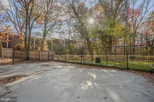 3307 Wyndham Cir, Alexandria, VA 22302 - Photo 13